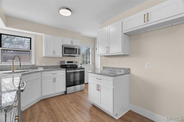 51 Woodlawn Drive, St Charles, MO 63301