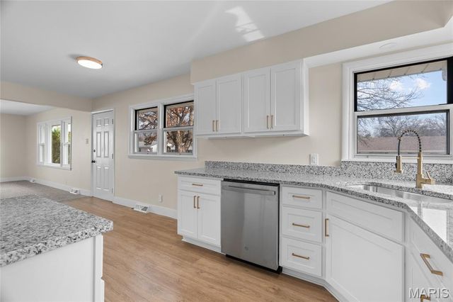 51 Woodlawn Drive, St Charles, MO 63301