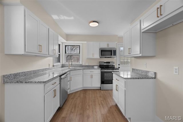 51 Woodlawn Drive, St Charles, MO 63301