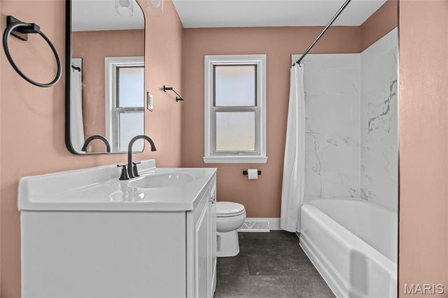 51 Woodlawn Drive, St Charles, MO 63301