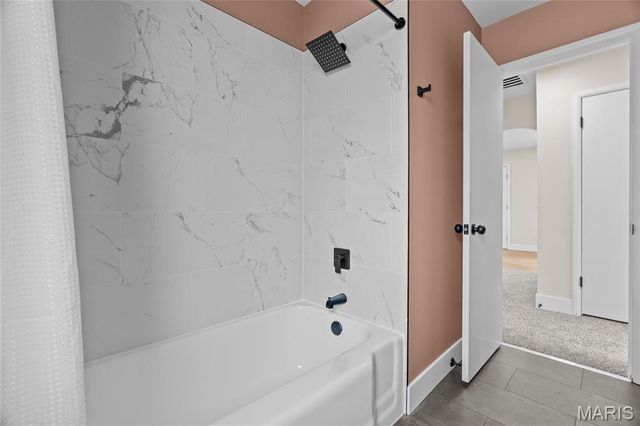 51 Woodlawn Drive, St Charles, MO 63301