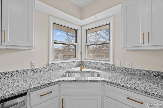 51 Woodlawn Drive, St Charles, MO 63301