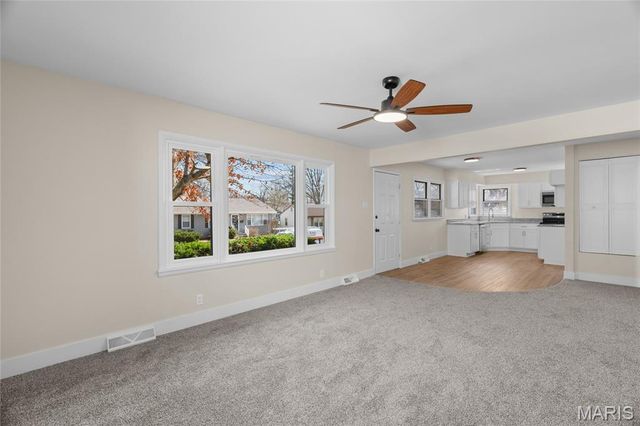 51 Woodlawn Drive, St Charles, MO 63301