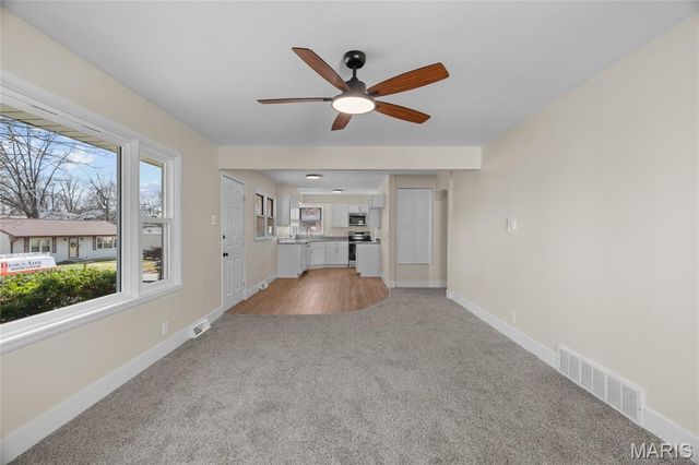 51 Woodlawn Drive, St Charles, MO 63301