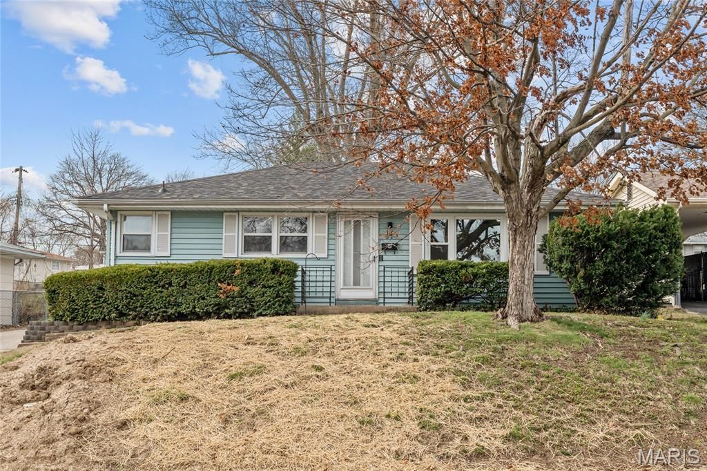 51 Woodlawn Drive, St Charles, MO 63301