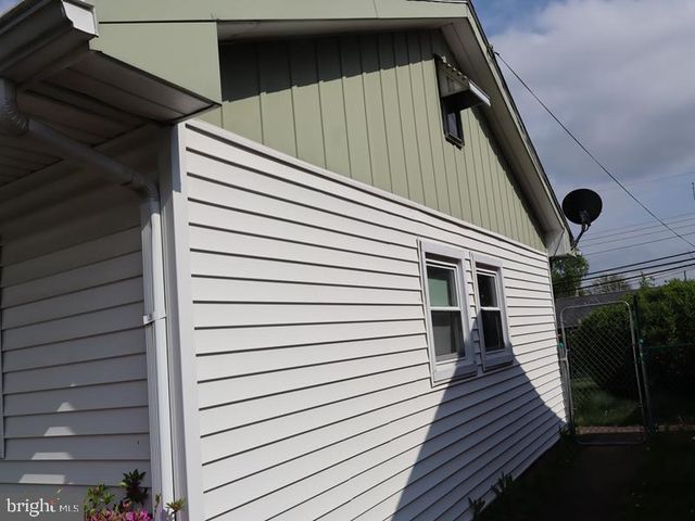 684 AUSTIN DR, Fairless Hills, PA 19030