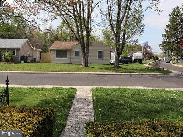 684 AUSTIN DR, Fairless Hills, PA 19030
