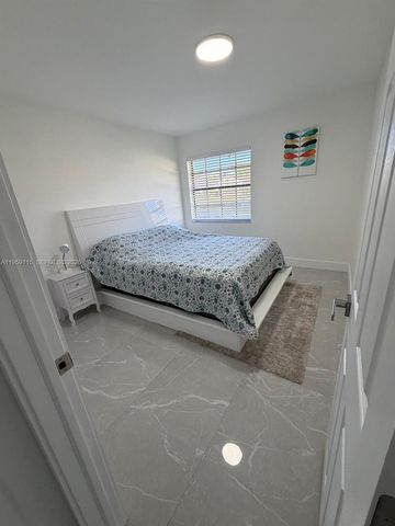 920 Monticello Ave 920, Davie, FL 33325