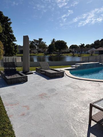 920 Monticello Ave 920, Davie, FL 33325