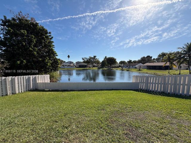 920 Monticello Ave 920, Davie, FL 33325