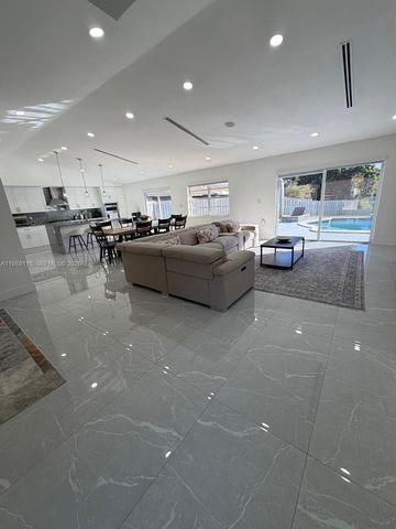 920 Monticello Ave 920, Davie, FL 33325