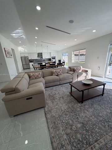 920 Monticello Ave 920, Davie, FL 33325