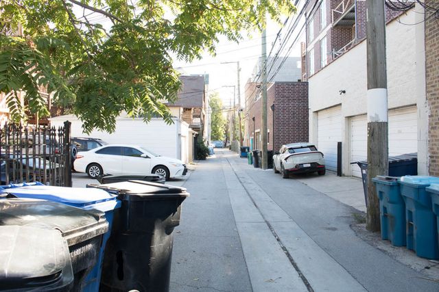 1224 W Belmont Avenue, Chicago, IL 60657