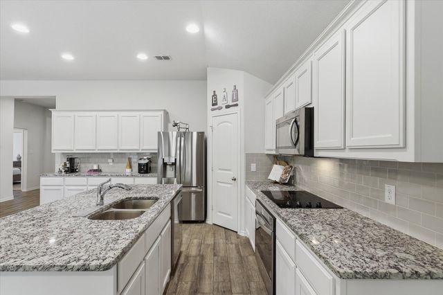 3728 Maroon Creek Road, Aubrey, TX 76227