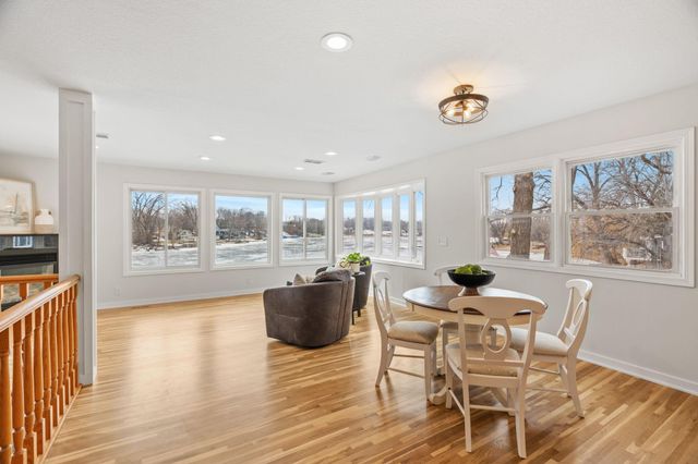 14858 Oakland Beach Avenue SE, Prior Lake, MN 55372