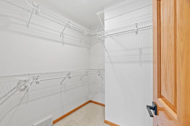 14858 Oakland Beach Avenue SE, Prior Lake, MN 55372