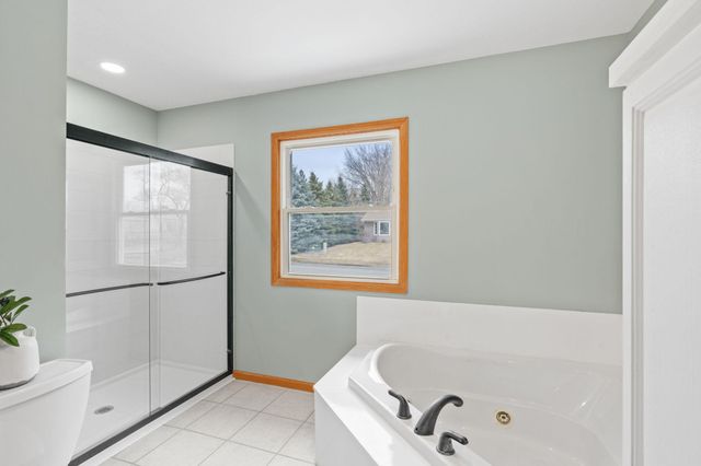 14858 Oakland Beach Avenue SE, Prior Lake, MN 55372
