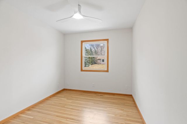 14858 Oakland Beach Avenue SE, Prior Lake, MN 55372