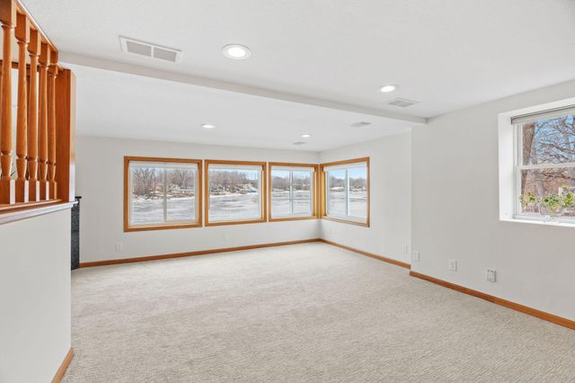 14858 Oakland Beach Avenue SE, Prior Lake, MN 55372