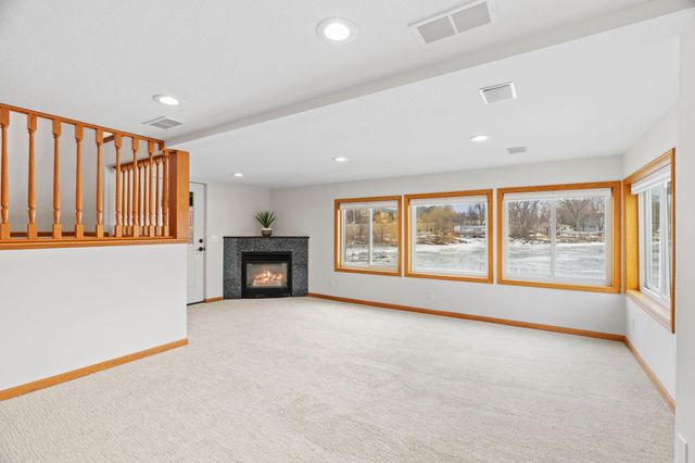 14858 Oakland Beach Avenue SE, Prior Lake, MN 55372