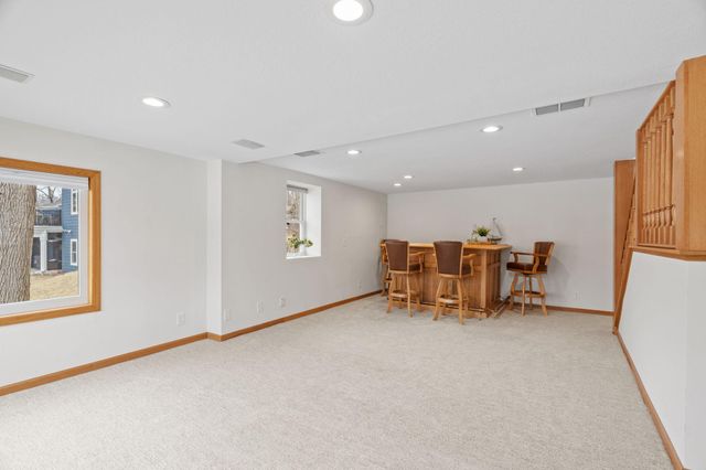 14858 Oakland Beach Avenue SE, Prior Lake, MN 55372