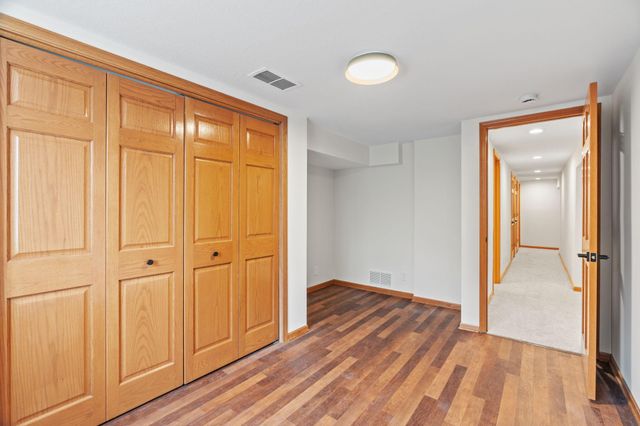 14858 Oakland Beach Avenue SE, Prior Lake, MN 55372