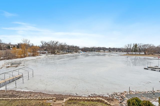 14858 Oakland Beach Avenue SE, Prior Lake, MN 55372