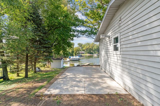 14858 Oakland Beach Avenue SE, Prior Lake, MN 55372