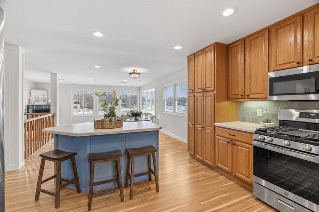 14858 Oakland Beach Avenue SE, Prior Lake, MN 55372