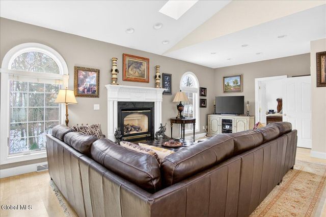 108 Woods Lane, Menands, NY 12204