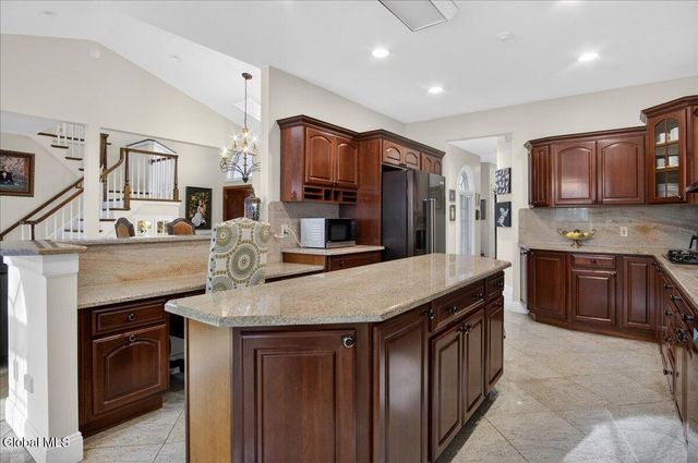 108 Woods Lane, Menands, NY 12204