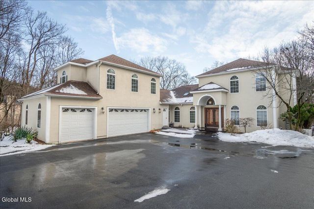 108 Woods Lane, Menands, NY 12204