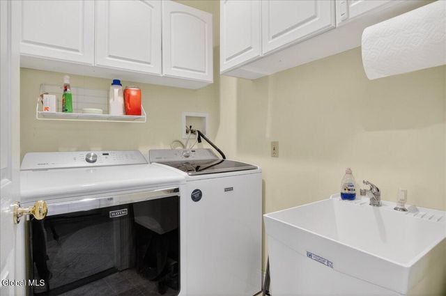 108 Woods Lane, Menands, NY 12204