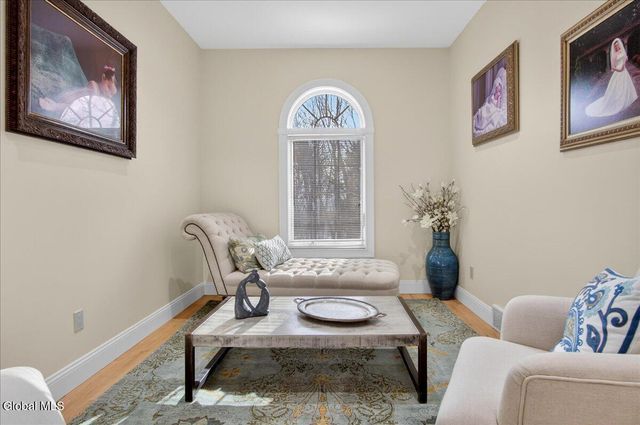 108 Woods Lane, Menands, NY 12204