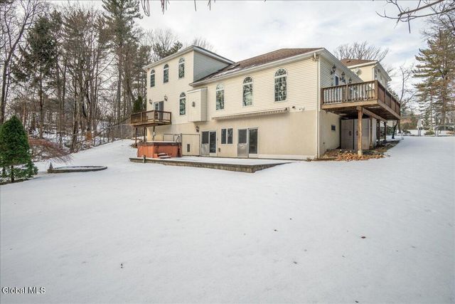 108 Woods Lane, Menands, NY 12204