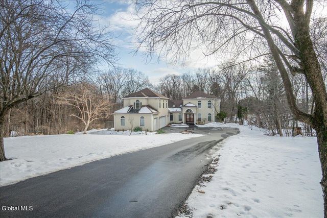 108 Woods Lane, Menands, NY 12204