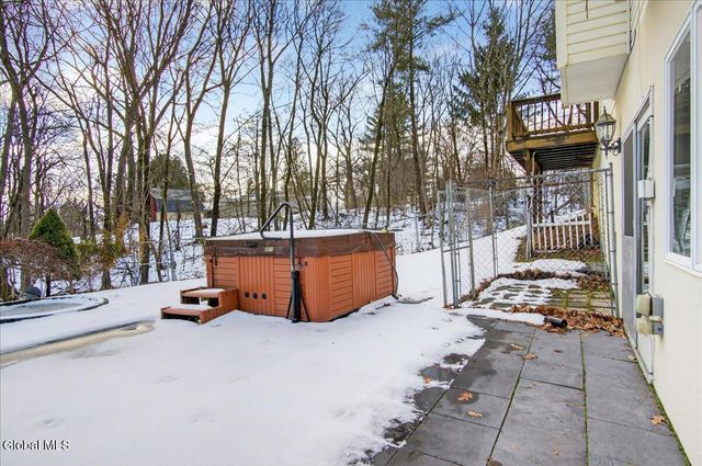 108 Woods Lane, Menands, NY 12204