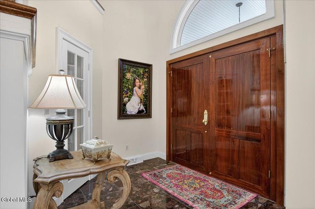 108 Woods Lane, Menands, NY 12204