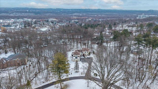 108 Woods Lane, Menands, NY 12204