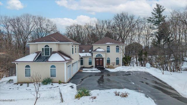 108 Woods Lane, Menands, NY 12204