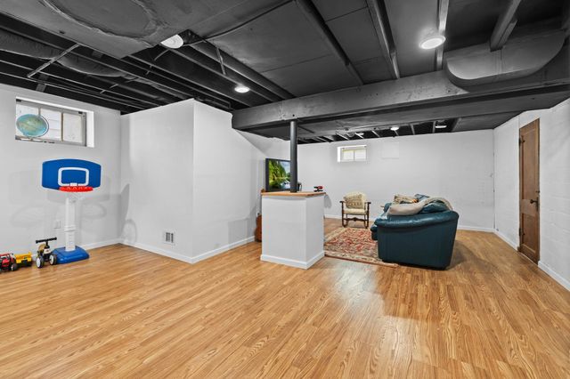 885 Portland Avenue, Saint Paul, MN 55104