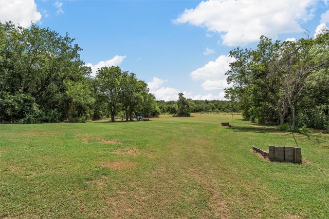 1235 Four Corners Road, West, TX 76691
