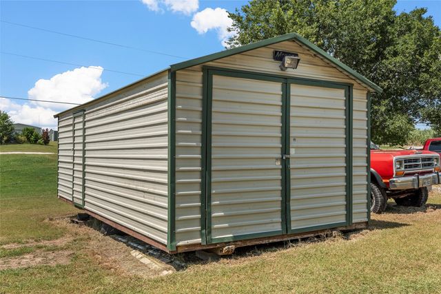 1235 Four Corners Road, West, TX 76691
