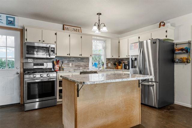 1235 Four Corners Road, West, TX 76691