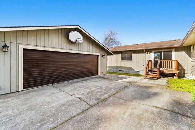 3024 Halfway Avenue, Mckinleyville, CA 95519