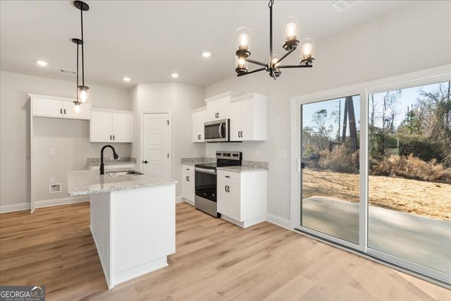 170 Foxridge Court, Metter, GA 30439