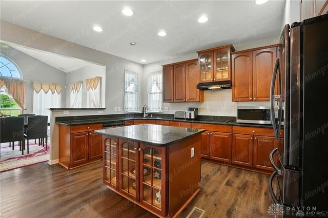 2435 Forest Oaks Drive, Beavercreek, OH 45431