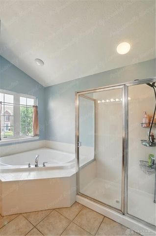 2435 Forest Oaks Drive, Beavercreek, OH 45431