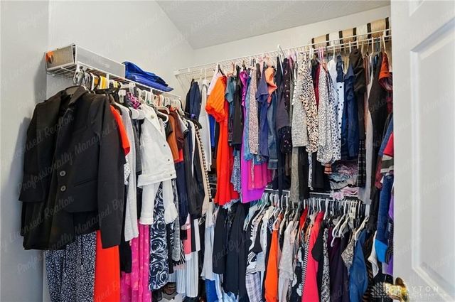 2435 Forest Oaks Drive, Beavercreek, OH 45431