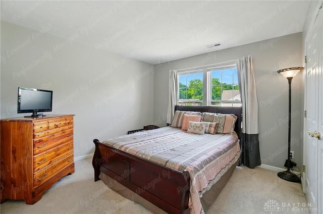 2435 Forest Oaks Drive, Beavercreek, OH 45431